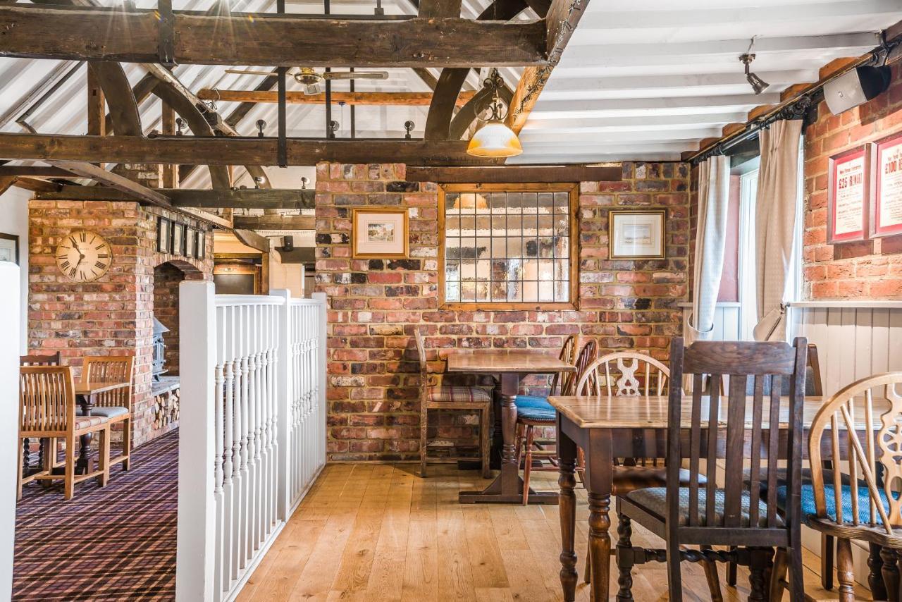 利明顿The Walhampton Arms住宿加早餐旅馆 外观 照片